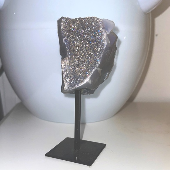 Aura Druzy Cluster on stand - Picture 1 of 4
